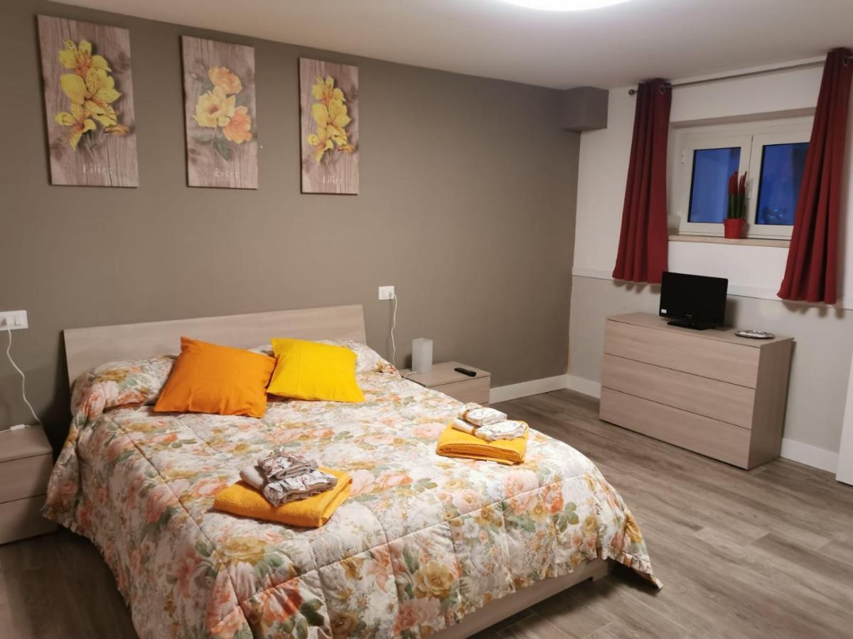 La Casa Di Domitilla LʼAquila Exterior foto